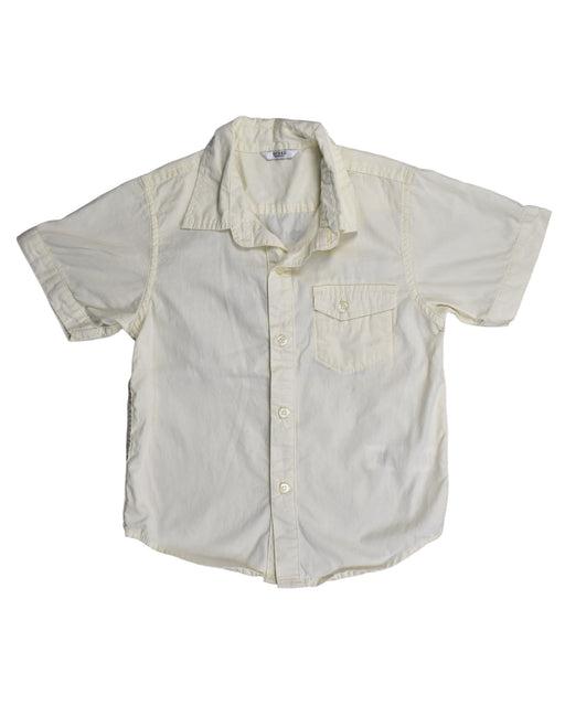 A White Shirts from Guess in size 4T for boy. (Front View)