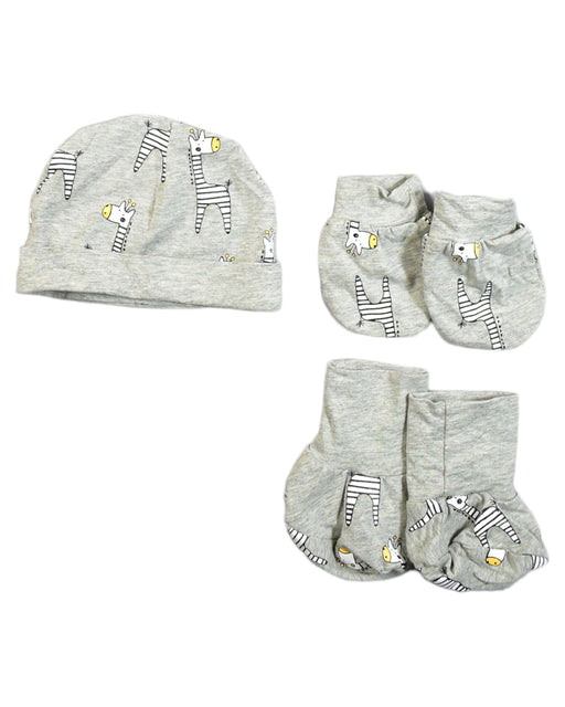 A Grey Gift Sets from Shears in size 3-6M for boy. (Front View)