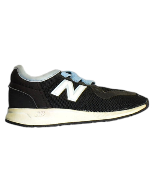 A Black Sneakers from New Balance in size 12-18M for boy. (Front View)