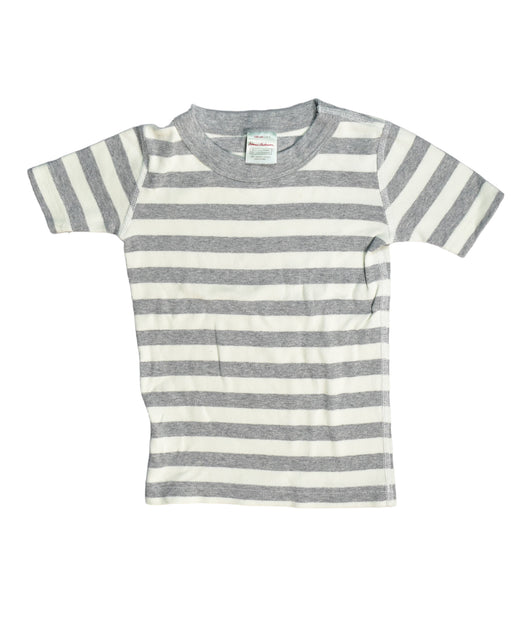A Grey Short Sleeve Tops from Hanna Andersson in size 4T for boy. (Front View)