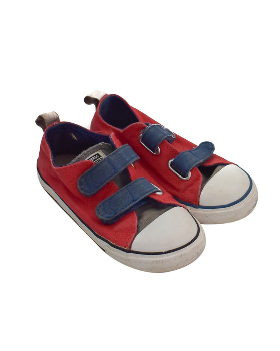 A Red Sneakers from Converse in size 4T for boy. (Back View)