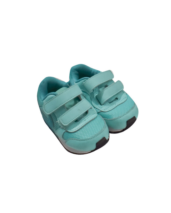 A Green Sneakers from Nike in size 12-18M for neutral. (Back View)