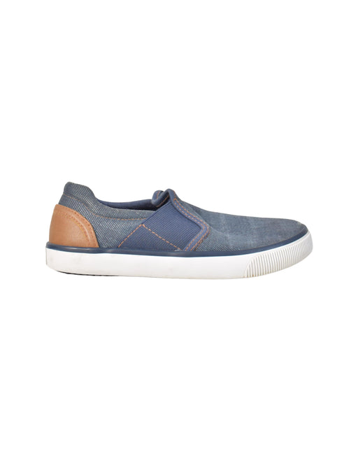A Blue Slip Ons from Geox in size 6T for boy. (Front View)