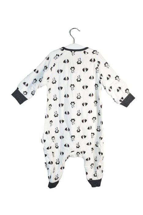 A Black Sleepsacs from Nest Designs in size 6-12M for neutral. (Back View)