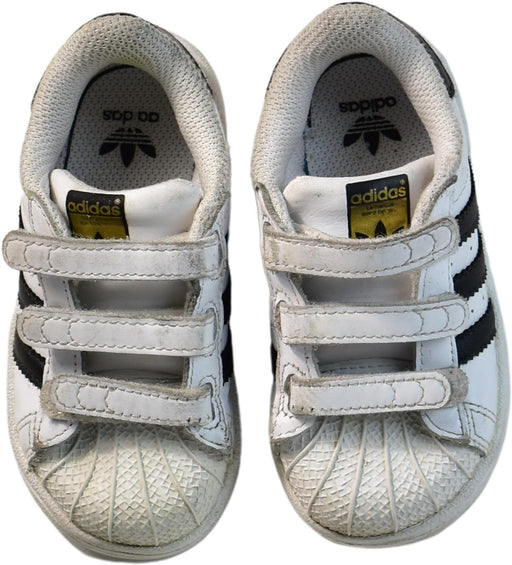 A White Sneakers from Adidas in size 18-24M for neutral. (Front View)