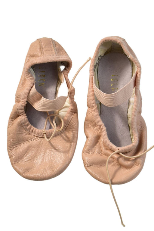 A Pink Flats from Bloch in size 2T for girl. (Front View)
