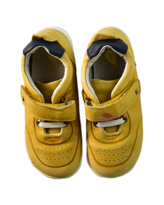 A Brown Sneakers from Bobux in size 4T for boy. (Back View)