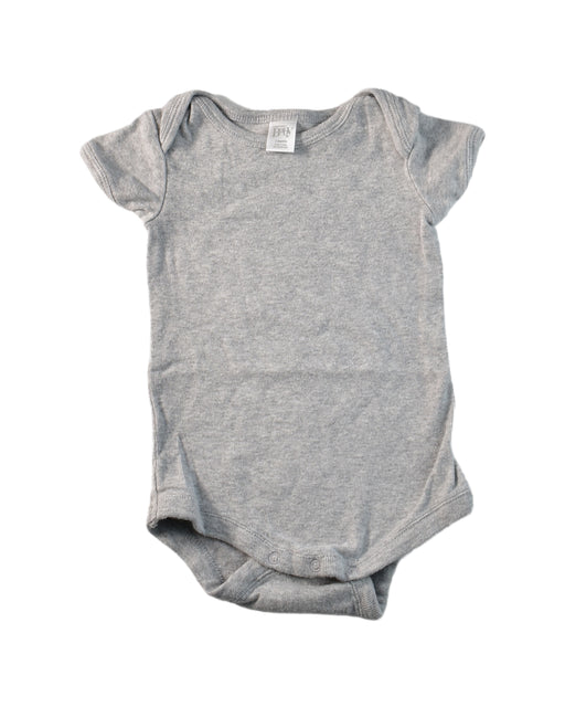 A Grey Short Sleeve Bodysuits from Nordstrom in size 0-3M for neutral. (Front View)