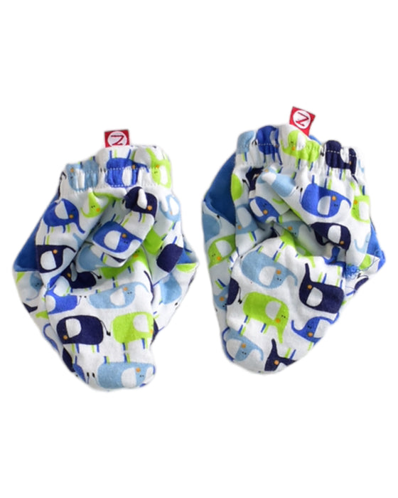 A Multicolour Other Accessories from Zutano in size 6-12M for neutral. (Back View)