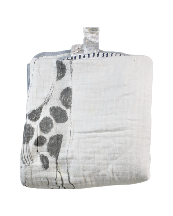 A White Blankets from Aden & Anais in size O/S for neutral. (Front View)