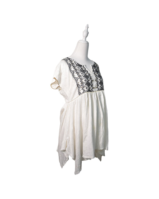 A White Sleeveless Dresses from Pea in a Pod in size XS for maternity. (Front View)