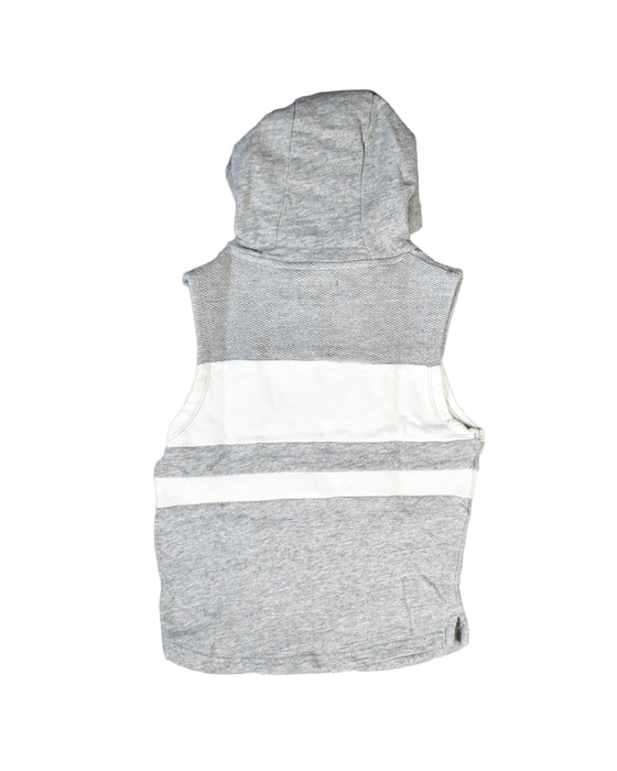 A Grey Sleeveless Tops from Indie Kids by Industrie in size 4T for boy. (Back View)