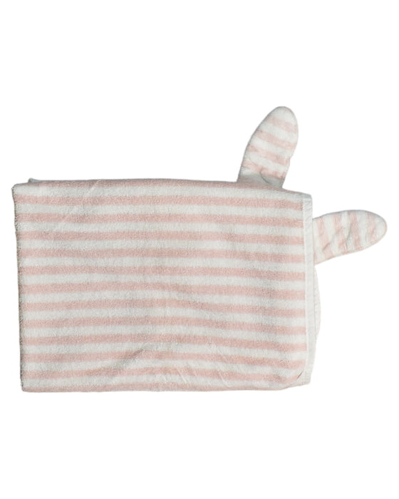 A White Towels from Nordstrom in size O/S for neutral. (Back View)