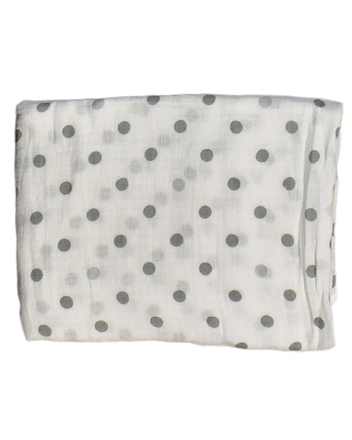 A White Swaddles from Aden & Anais in size O/S for neutral. (Front View)