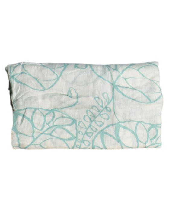 A White Swaddles from Aden & Anais in size O/S for neutral. (Front View)