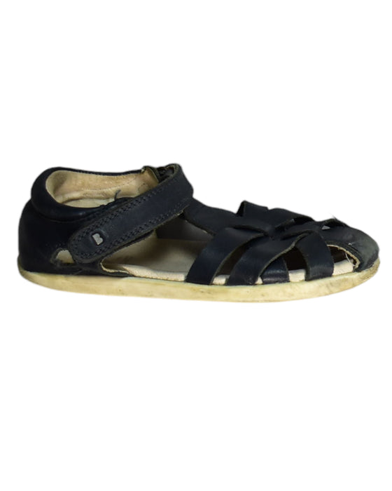 A Black Sandals from Bobux in size 4T for girl. (Front View)