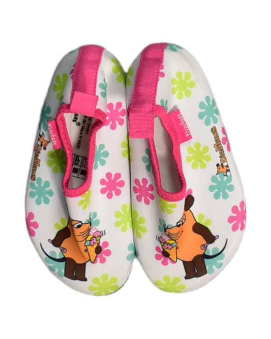 A White Aqua Shoes from Playshoes in size 18-24M for girl. (Back View)