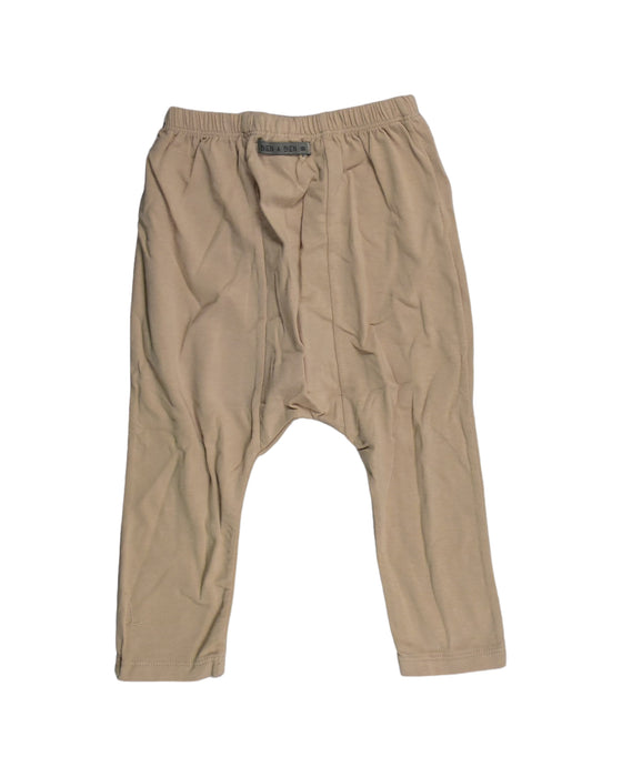 A Beige Casual Pants from Bien A Bien in size 6-12M for boy. (Back View)