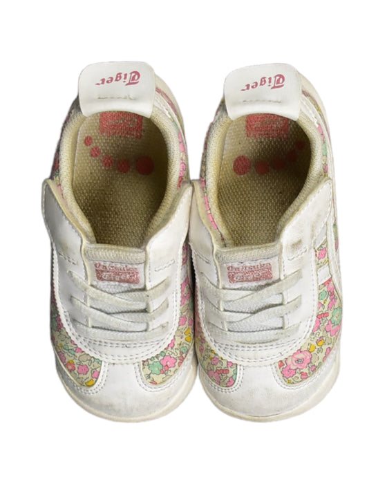 A White Sneakers from Onitsuka Tiger in size 4T for girl. (Back View)