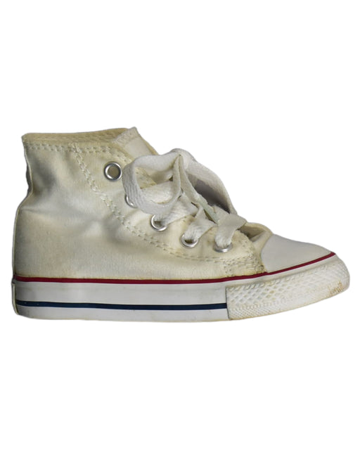 A White Sneakers from Converse in size 18-24M for boy. (Front View)