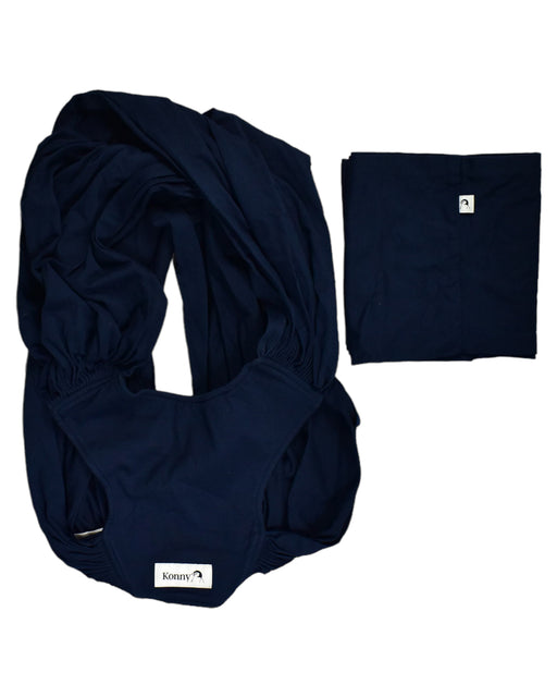 A Navy Baby Carriers from Konny in size M for neutral. (Front View)