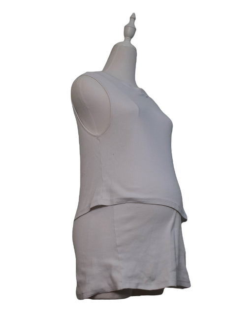 A Grey Sleeveless Tops from Legoe in size L for maternity. (Front View)