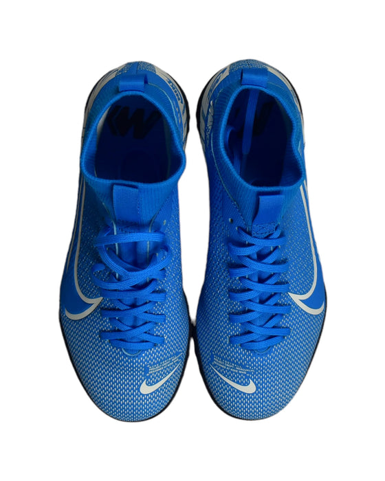 A Blue Cleats/Soccer Shoes from Nike in size 11Y for boy. (Back View)
