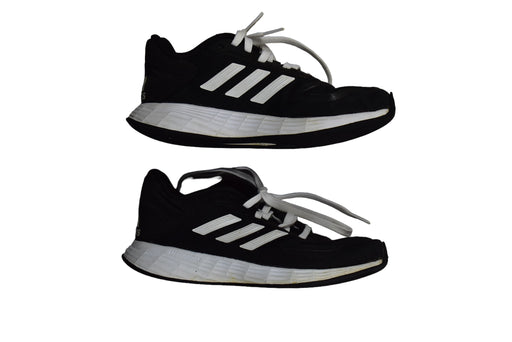 A Black Sneakers from Adidas in size 6T for boy. (Front View)