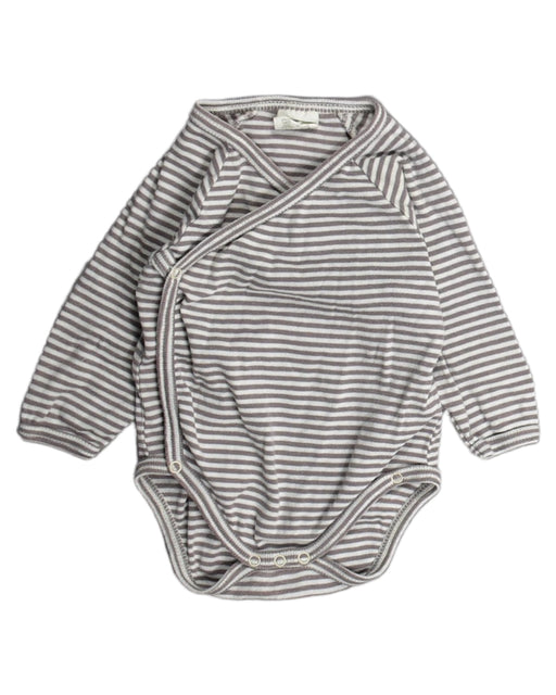 A Grey Bodysuits from Nature Baby in size 0-3M for boy. (Front View)