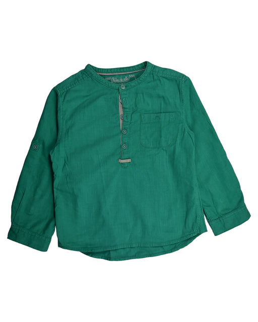 A Green Long Sleeve Tops from Chateau de Sable in size 4T for boy. (Front View)
