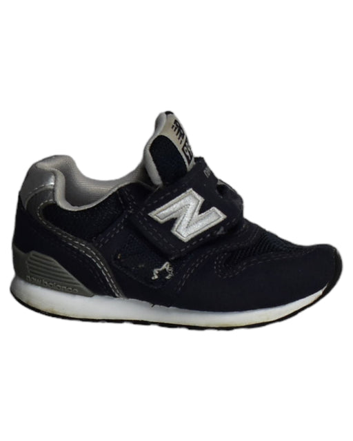 A Black Sneakers from New Balance in size 12-18M for boy. (Front View)