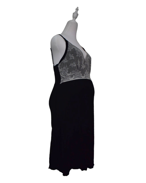 A Black Dress Sets from Mothers en Vogue in size M for girl. (Front View)