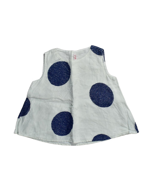 A White Sleeveless Tops from Il Gufo in size 5T for girl. (Front View)