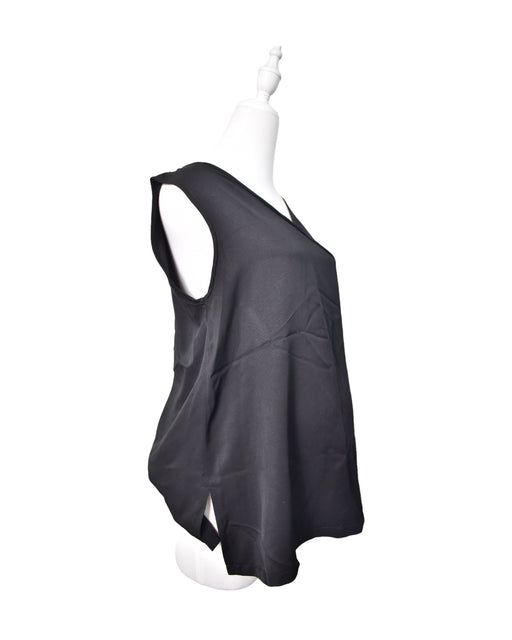A Black Sleeveless Tops from Spring in size M for maternity. (Front View)