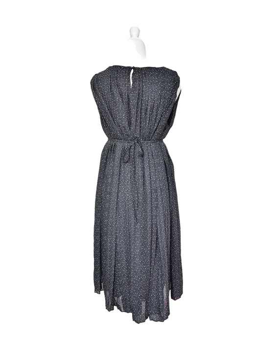 A Black Sleeveless Dresses from Dear in size M for maternity. (Back View)