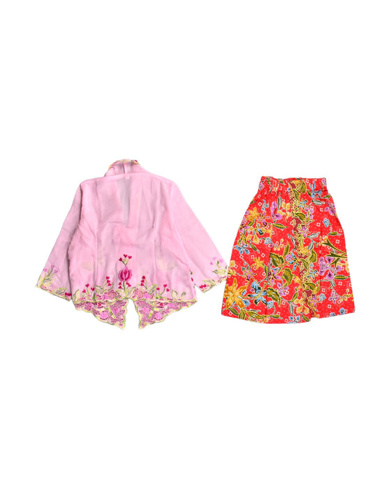 A Pink Halloween Costumes from Retykle in size 2T for girl. (Back View)