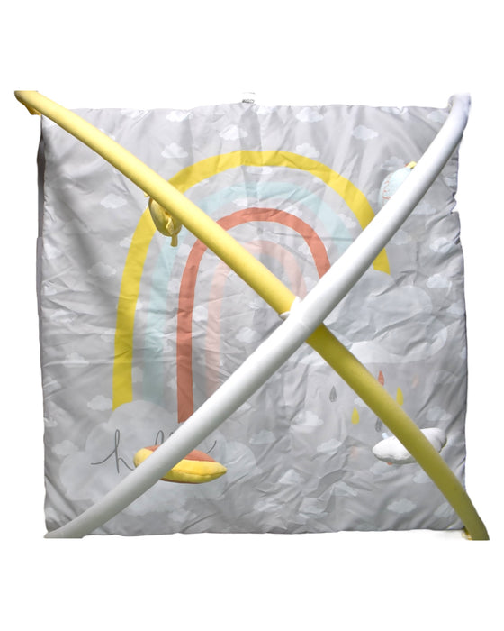 A White Playmats from Mamas & Papas in size O/S for neutral. (Front View)