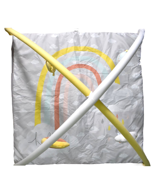 A White Playmats from Mamas & Papas in size O/S for neutral. (Front View)