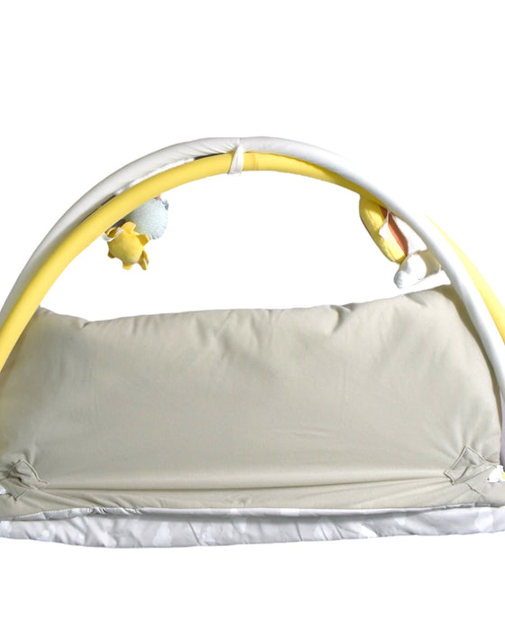 A White Playmats from Mamas & Papas in size O/S for neutral. (Back View)