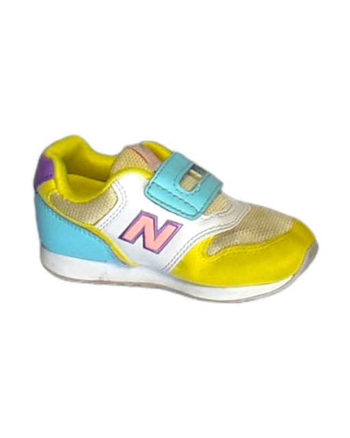 A Yellow Sneakers from New Balance in size 18-24M for girl. (Front View)