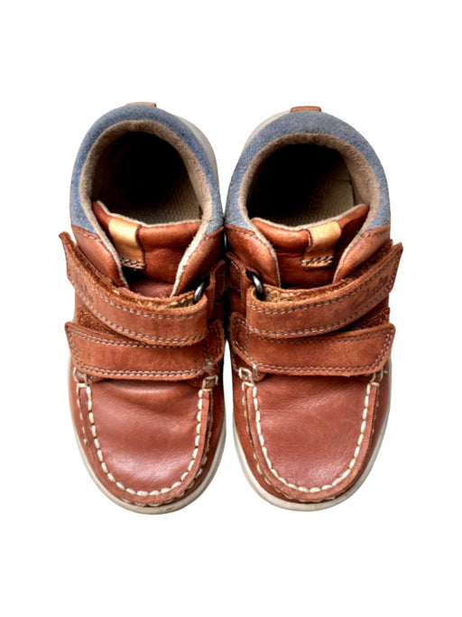 A Brown Sneakers from Clarks in size 3T for boy. (Front View)