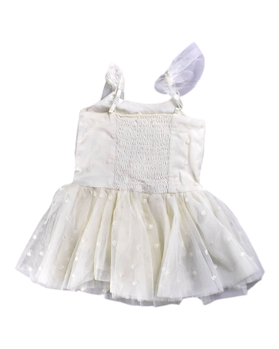 A White Sleeveless Dresses from Noralee in size 4T for girl. (Back View)