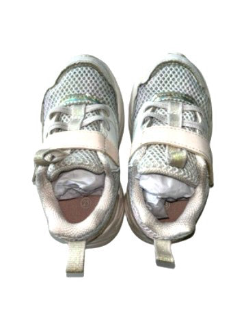 A White Sneakers from Dr. Kong in size 18-24M for neutral. (Front View)