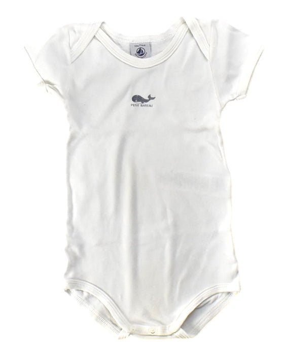 A White Short Sleeve Bodysuits from Petit Bateau in size 6-12M for neutral. (Front View)