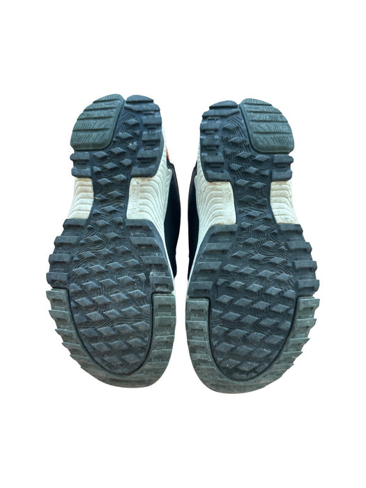 A Orange Sneakers from New Balance in size 7Y for neutral. (Back View)