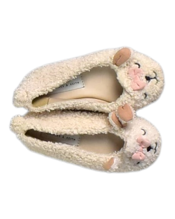 A Beige Slippers from Charles & Keith in size 18-24M for girl. (Back View)