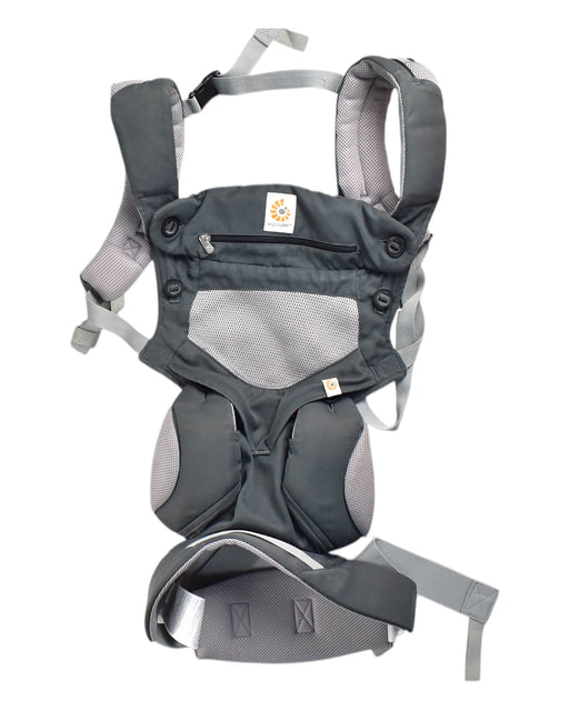 A Grey Baby Carriers from Ergobaby in size O/S for neutral. (Front View)