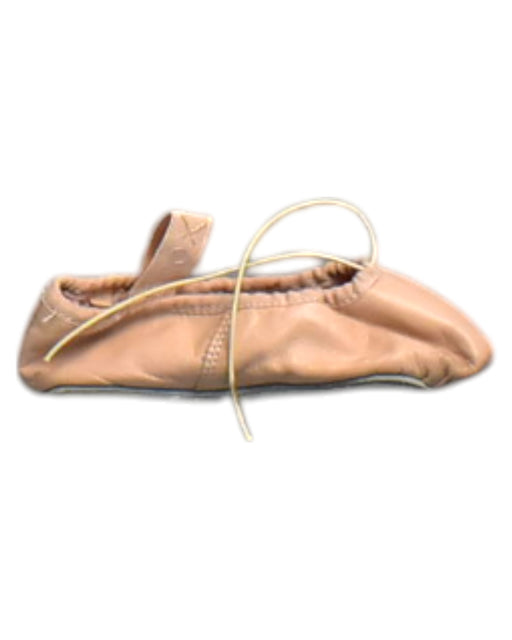 A Beige Flats from Capezio in size 6T for girl. (Front View)