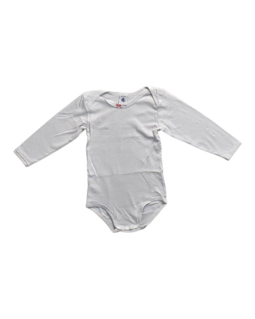 A White Long Sleeve Bodysuits from Petit Bateau in size 3T for neutral. (Front View)