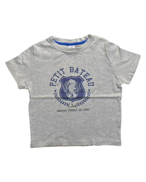 A Grey Short Sleeve T Shirts from Petit Bateau in size 6T for neutral. (Front View)